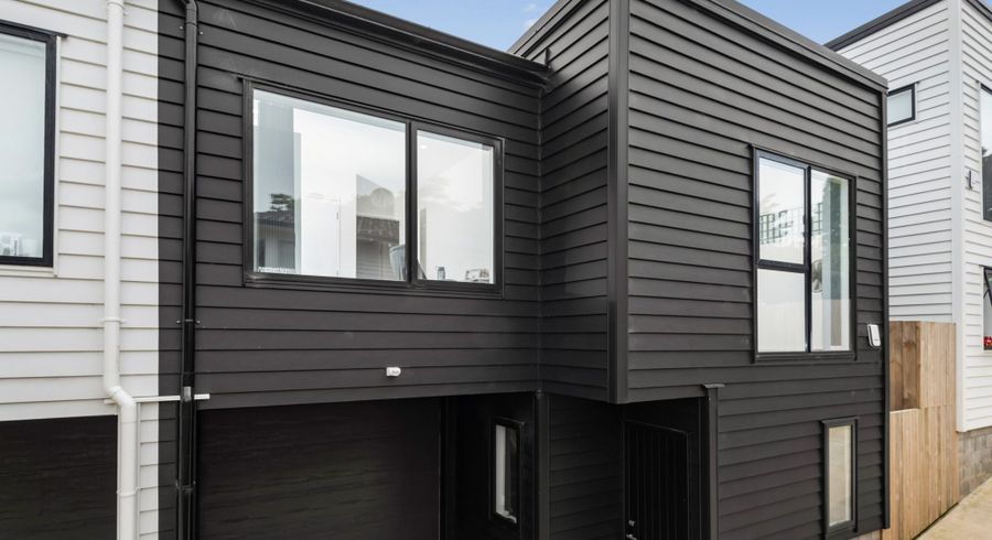  at 8B Hobart Crescent, Wattle Downs, Manukau City, Auckland