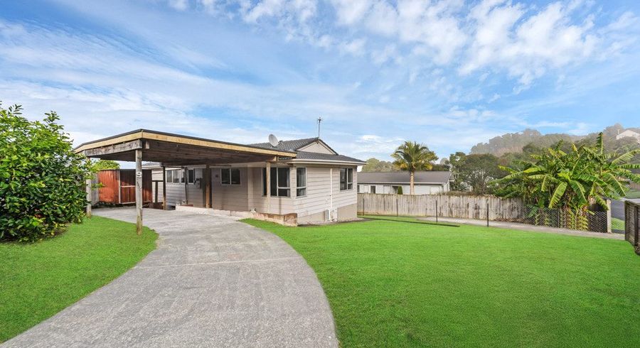  at 9 Glenbervie Crescent, Massey, Waitakere City, Auckland