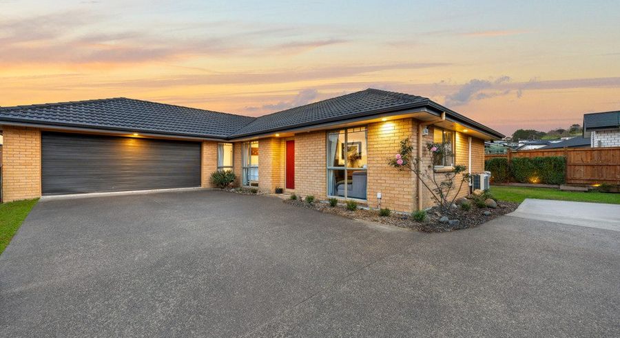 at 9 Bradnor Meadows Drive, Swanson, Waitakere City, Auckland