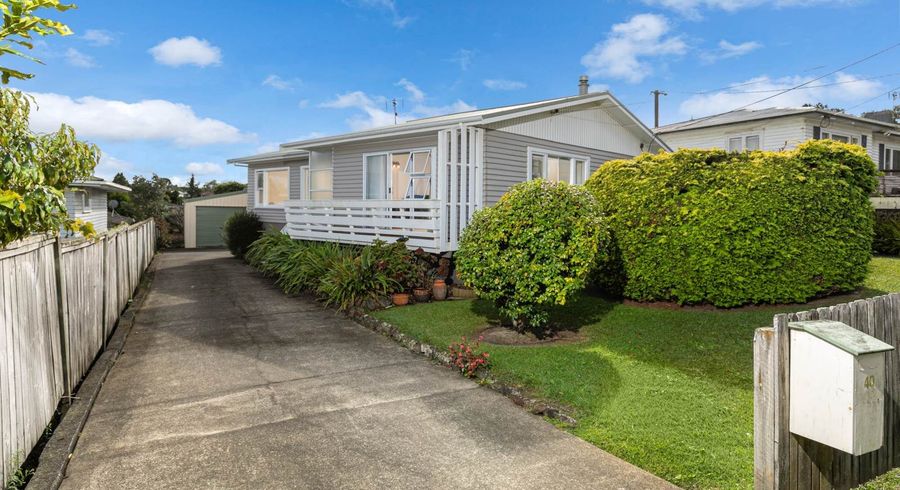  at 40 Sunnyfield Crescent, Glenfield, North Shore City, Auckland