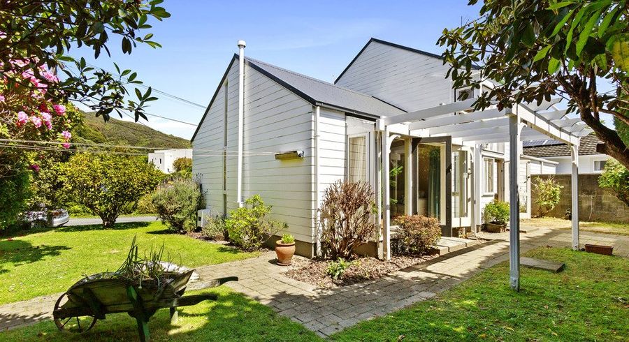  at 2/319 Riverside Drive, Waterloo, Lower Hutt