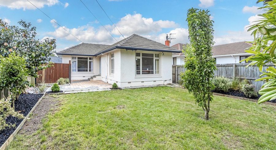  at 1/52 Philpotts Road, Mairehau, Christchurch