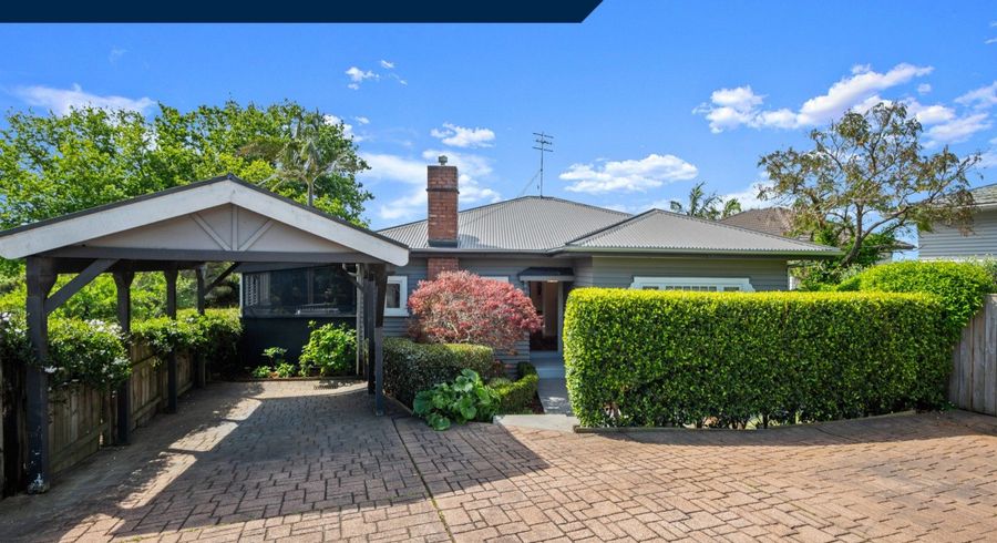  at 2/46 Gladstone Road, Northcote, Auckland