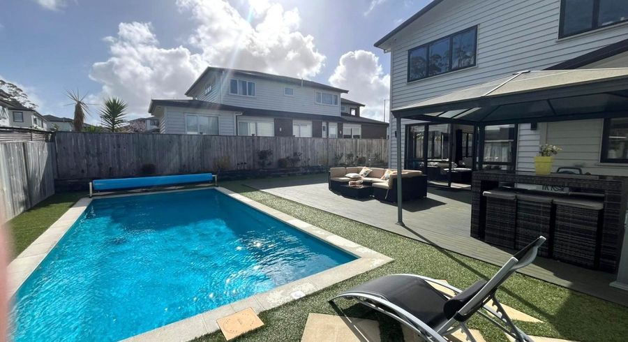  at 64 Mettam Drive, Swanson, Waitakere City, Auckland