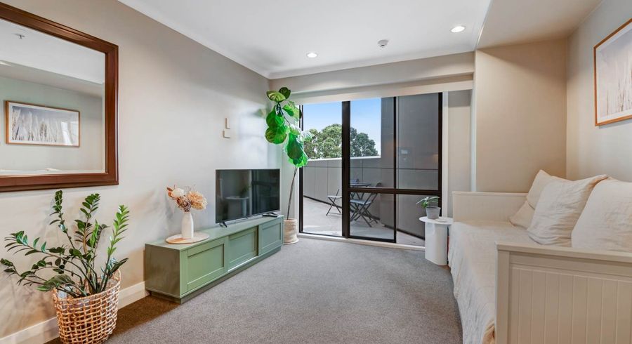  at 210/9-17 Byron Avenue, Takapuna, North Shore City, Auckland
