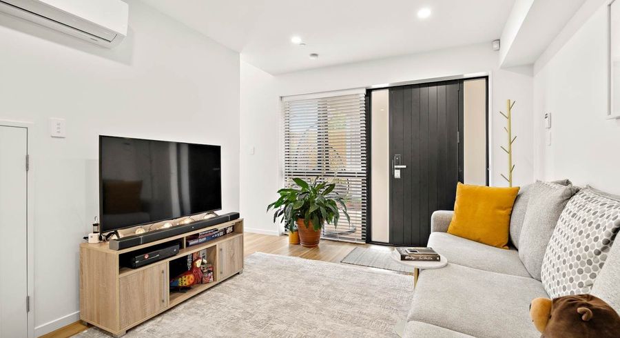  at 6E Taratoa Street, Point England, Auckland