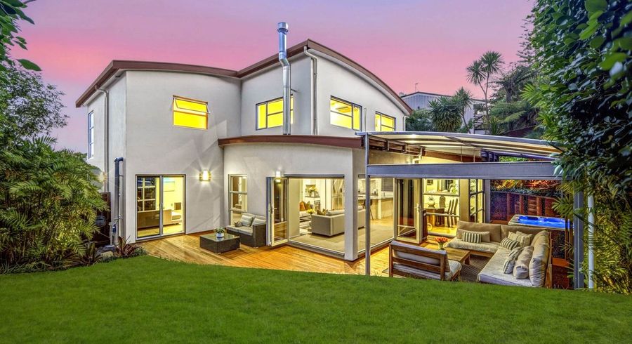  at 15a Korotaha Terrace, Rothesay Bay, North Shore City, Auckland