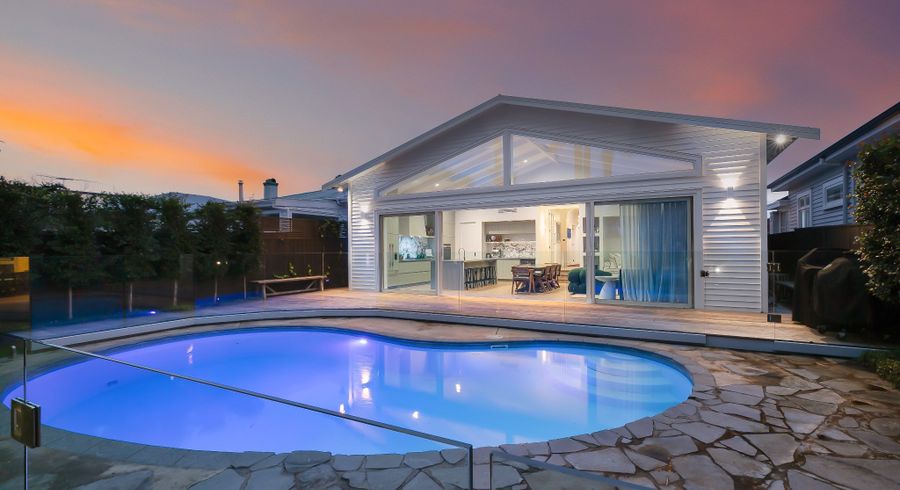  at 39 Tui Street, Point Chevalier, Auckland