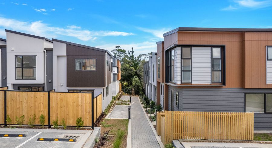  at 6 Raupeti Lane, Henderson, Waitakere City, Auckland