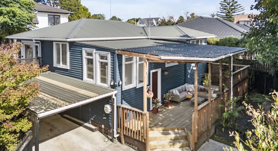  at 1/13 Harrybrook Road, Green Bay, Auckland