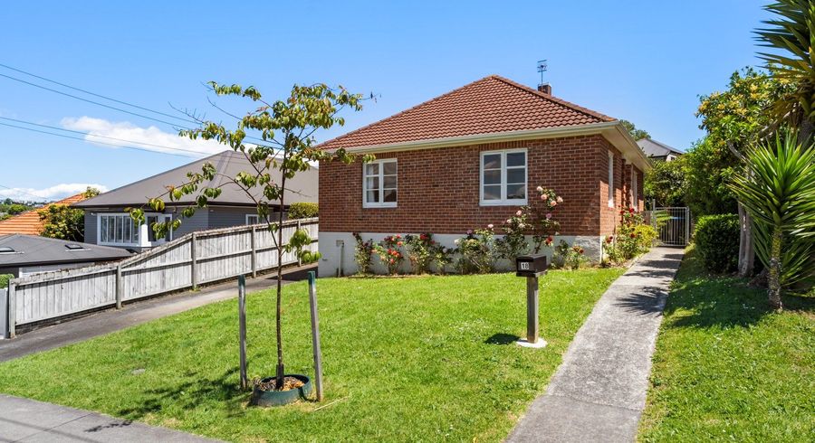  at 18 Bonnie Brae Road, Meadowbank, Auckland City, Auckland