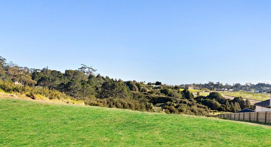  at 16 Annmarie Avenue, Totara Park, Manukau City, Auckland