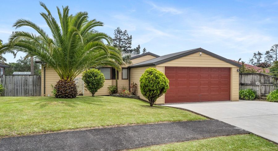  at 18 Lochend Place, Highland Park, Auckland