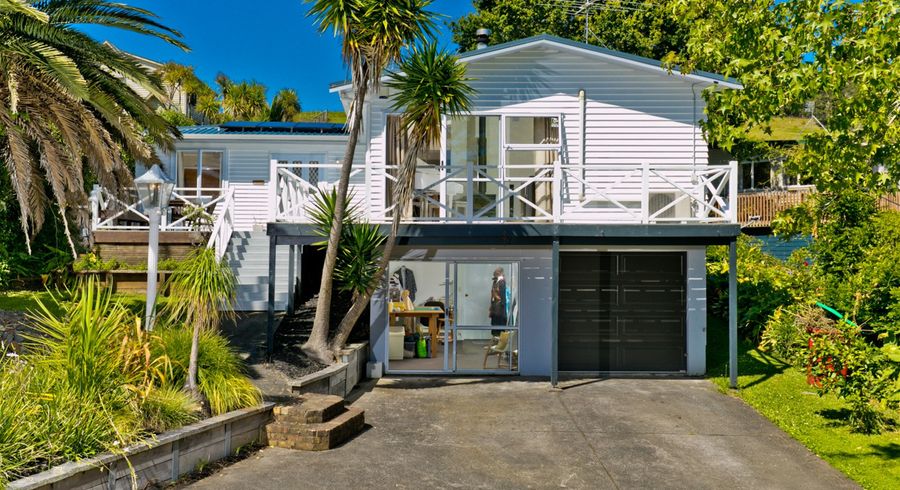  at 23 Grassmere Road, Henderson Valley, Auckland