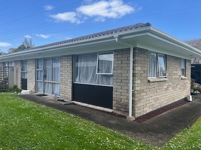  at 2/70  Haycock Avenue, Mount Roskill, Auckland City, Auckland