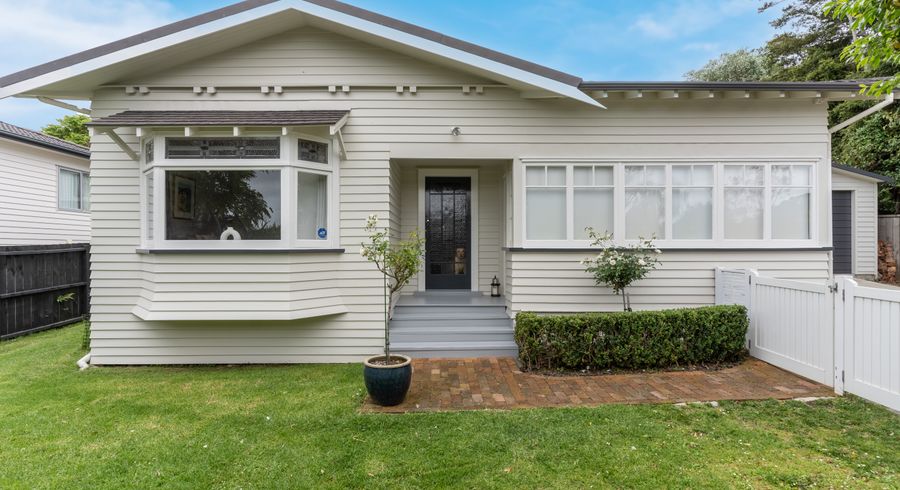  at 6 Quest Terrace, Mount Roskill, Auckland