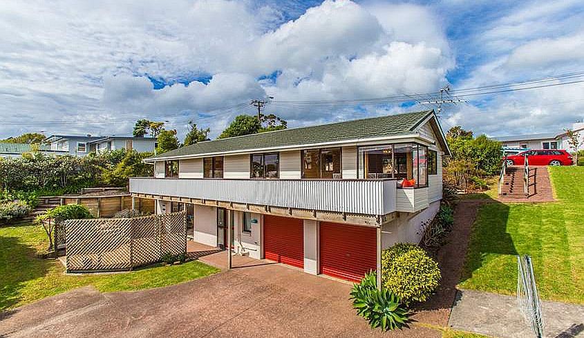  at 16 Sunnynook Road, Sunnynook, Auckland