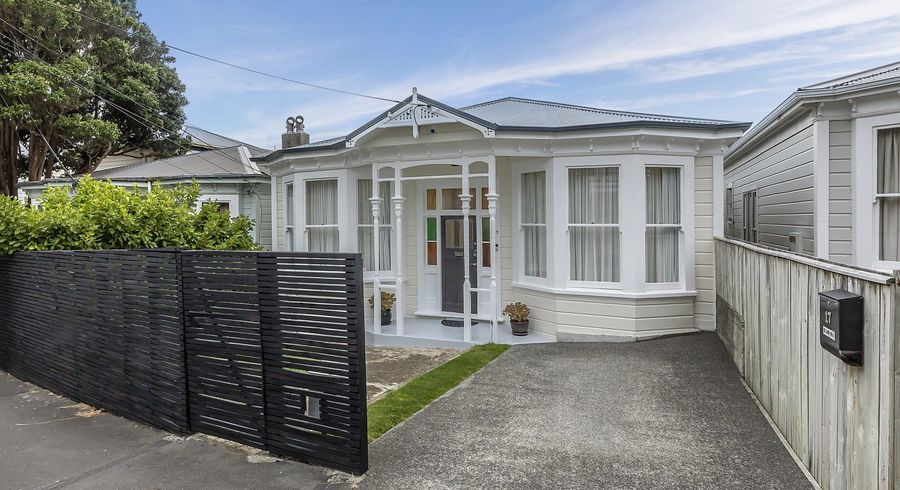  at 17 Myrtle Crescent, Mount Cook, Wellington