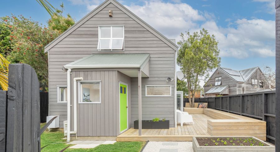  at 2/5 Kamahi Street, Mount Eden, Auckland