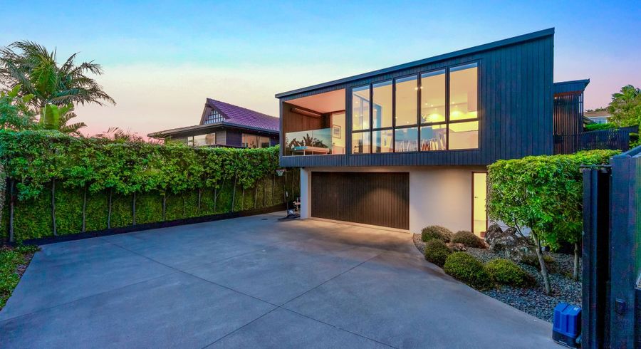  at 4 Gulf View Road, Murrays Bay, North Shore City, Auckland