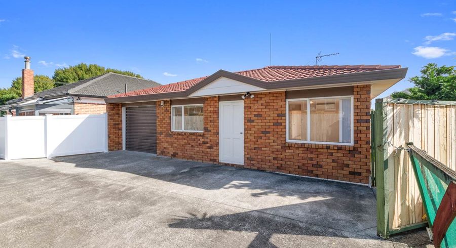  at 2/16 King Street, Papatoetoe, Manukau City, Auckland