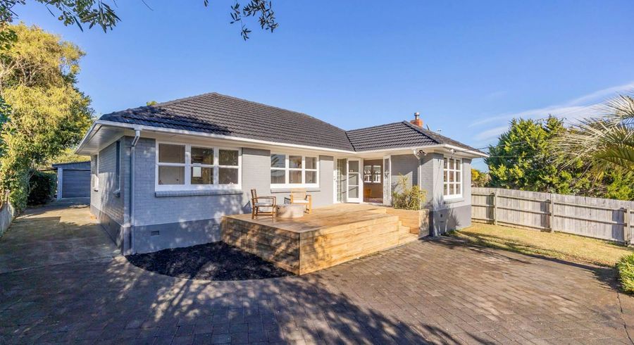  at 4 Murray Road, Te Atatu Peninsula, Auckland