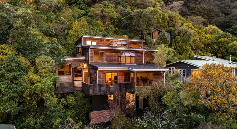  at 19 Kaitawa Road, York Bay, Eastbourne, Lower Hutt, Wellington
