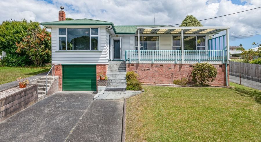  at 4 Christina Avenue, Te Atatu South, Auckland