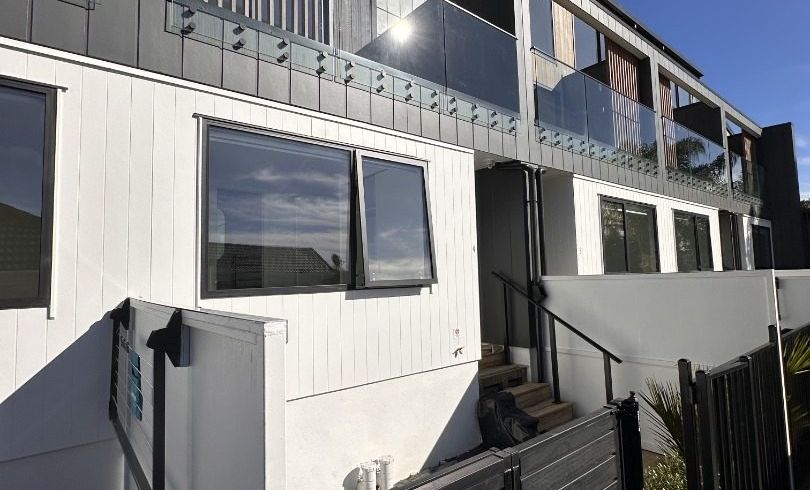  at 4/10 Fairclough Road, Beach Haven, North Shore City, Auckland