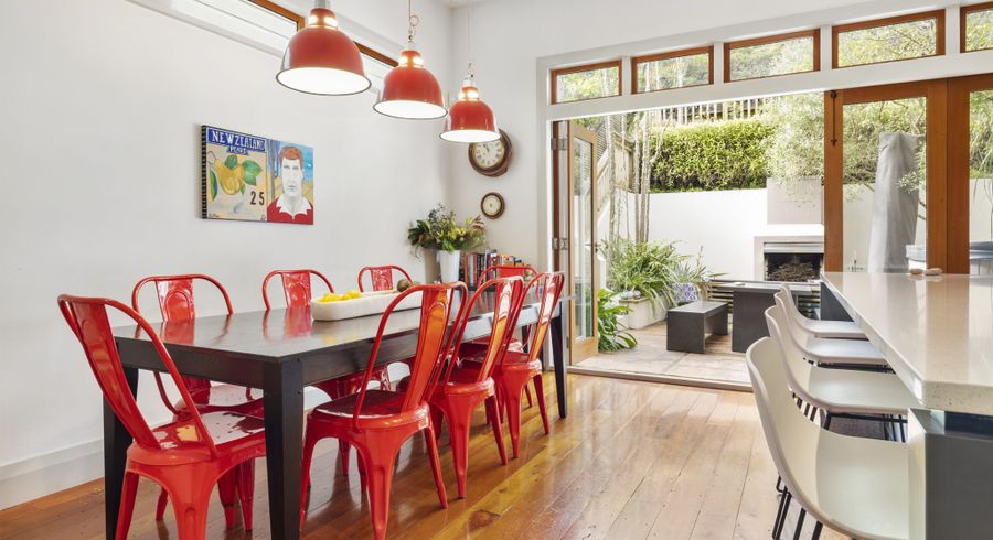  at 43 Grove Road, Kelburn, Wellington