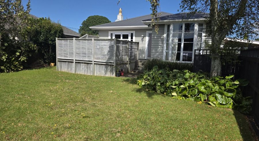  at 8 Karaka Street, Merrilands, New Plymouth, Taranaki
