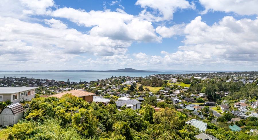  at 92 Knights Road, Rothesay Bay, North Shore City, Auckland