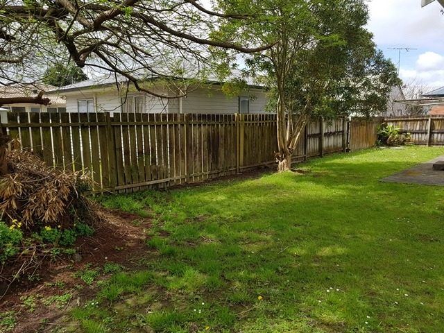  at 6 Sabot Place, Massey, Waitakere City, Auckland