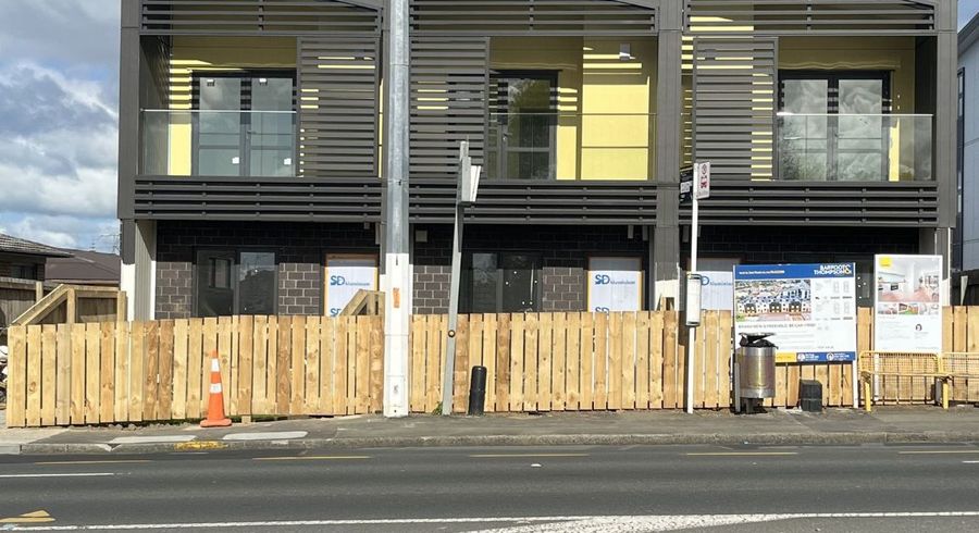  at 2/3226 Great North Road, New Lynn, Waitakere City, Auckland