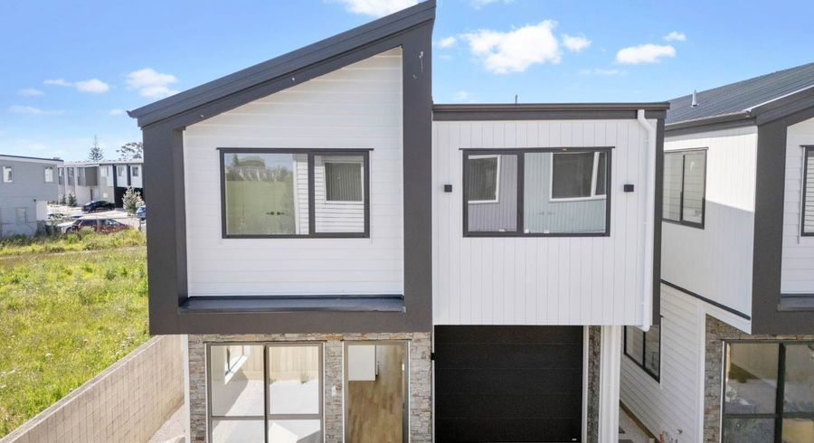  at 1e Great South Road, Papatoetoe, Manukau City, Auckland