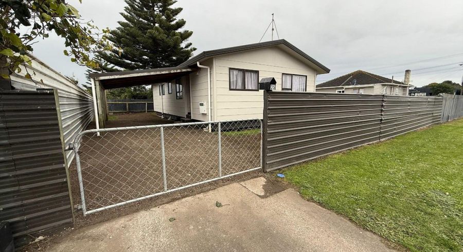  at 35 Carson Street, Castlecliff, Whanganui, Manawatu / Whanganui