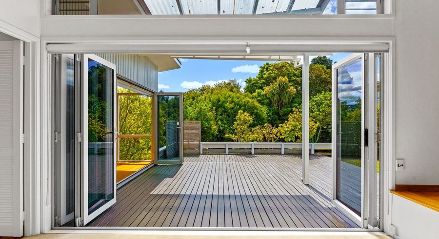  at 42 Woodstock Road, Forrest Hill, North Shore City, Auckland