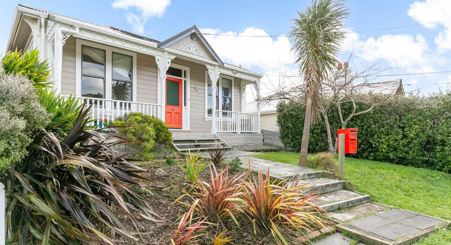  at 32 Eden Street, Island Bay, Wellington