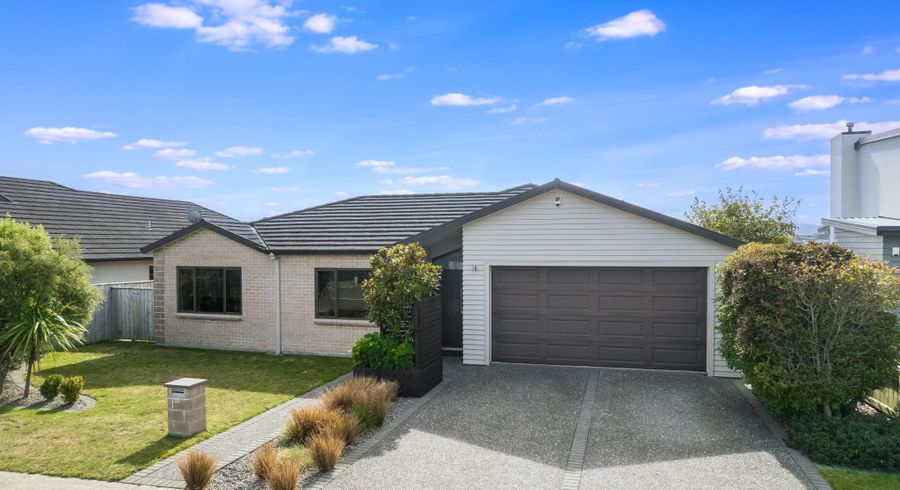  at 102 Te Puia Drive, Aotea, Porirua, Wellington