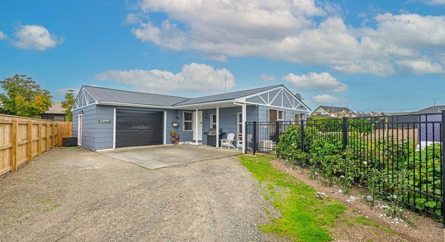  at 24 Chadwick Place, Highbury, Palmerston North