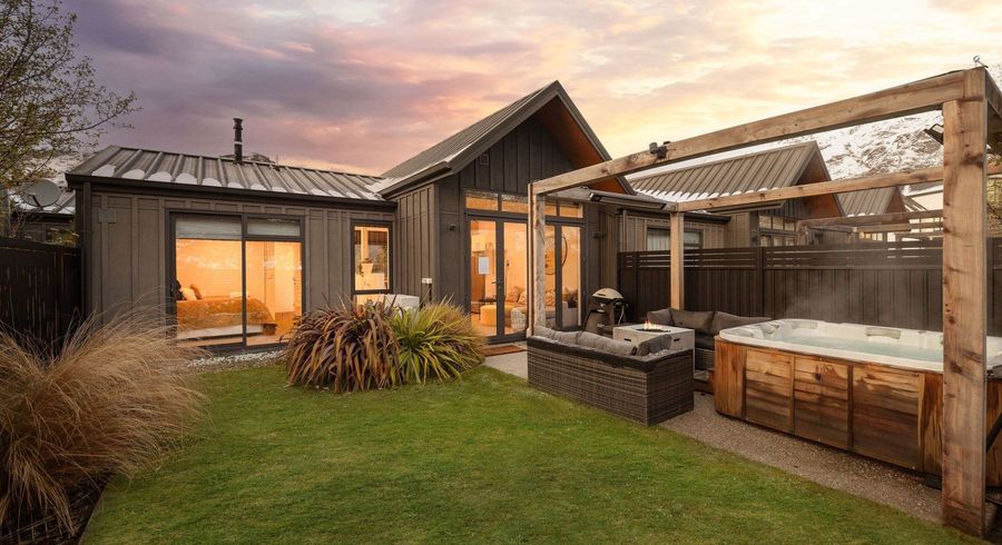  at 5 Phoenix LANE, Arthurs Point, Arthurs Point
