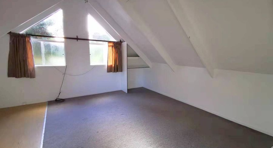  at Upstairs/30 30 Darcy Place, Massey East, Waitakere City, Auckland