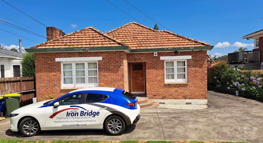  at 1/113 Shakespeare Road, Milford, Auckland