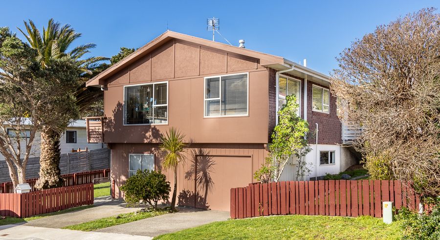  at 37 Edgecombe Street, Newlands, Wellington