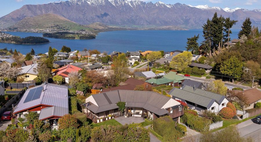  at 9 Greenstone Place, Fernhill, Queenstown-Lakes, Otago
