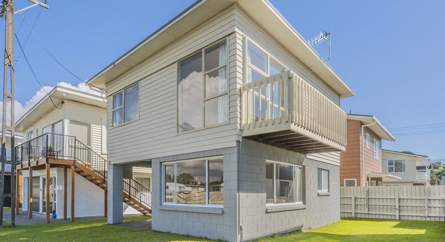  at 121 Eighth Avenue, Urenui, New Plymouth, Taranaki