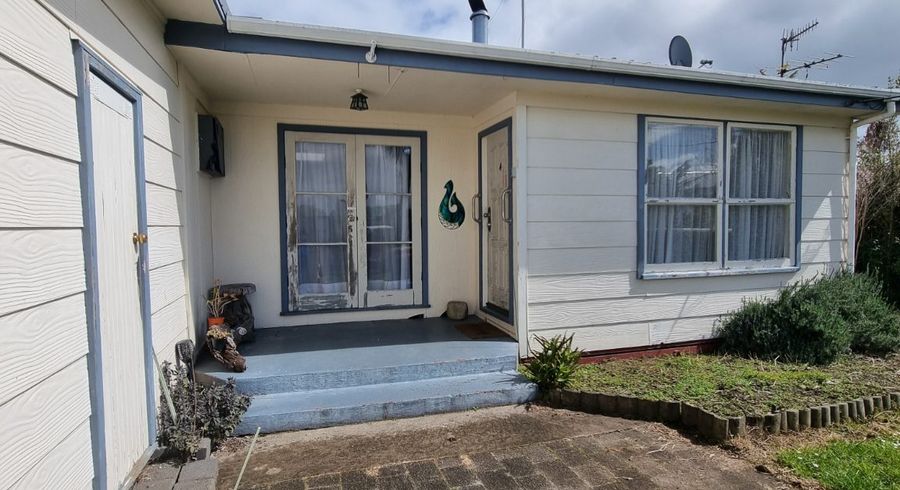  at 4 Hannah Road, Hannahs Bay, Rotorua, Bay Of Plenty