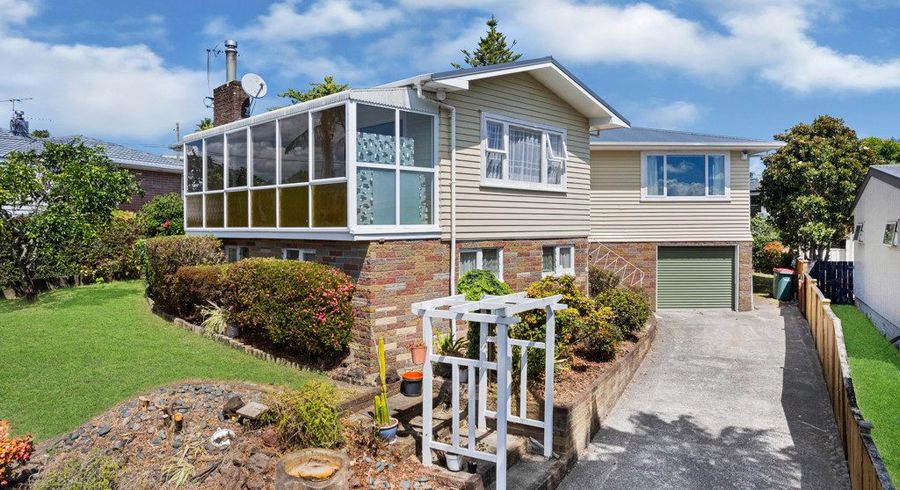  at 9 Lynmore Drive, Hillpark, Auckland