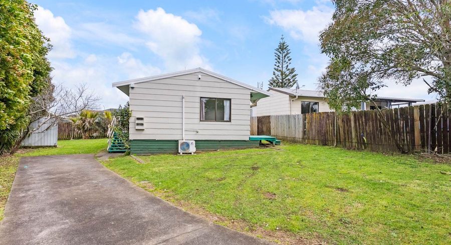  at 2/32 Maplesden Drive, Clendon Park, Manukau City, Auckland