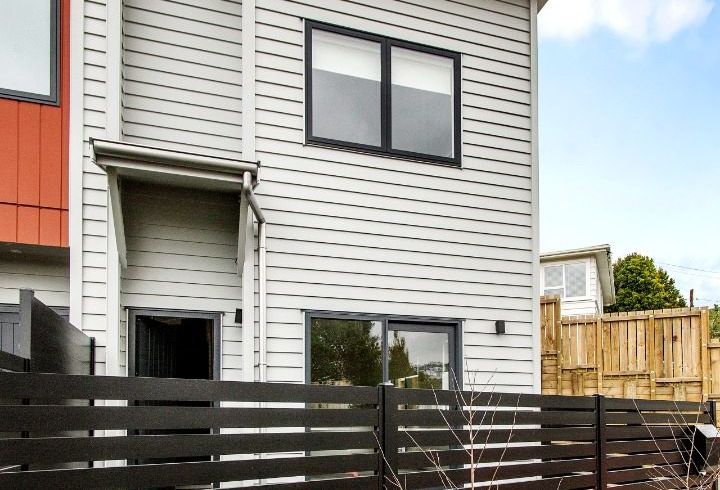  at 1E Pembroke Street, Tawa, Wellington, Wellington